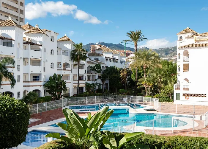 TIMON II, Luxury 3 bedroom Beachside Apartment Benalmádena