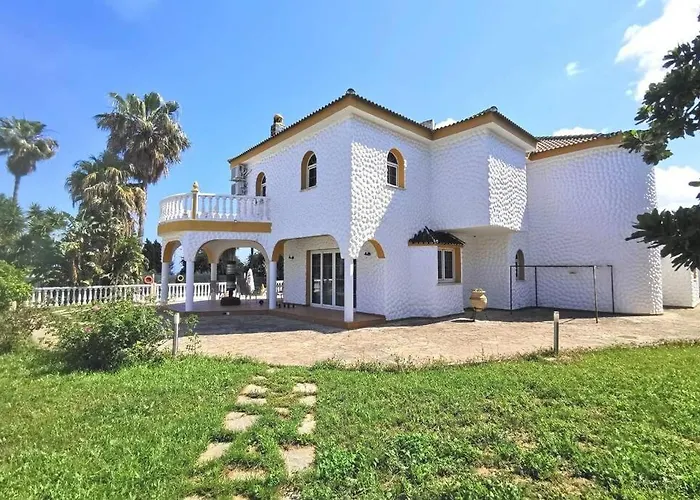 Villa grande piscine 5 min de la mer Málaga avec Piscine