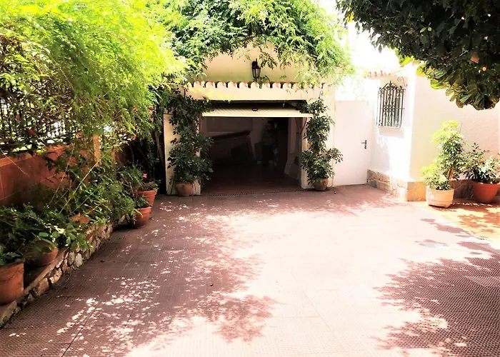 Rentcostadelsol Villa Pinares-Málaga con Piscina