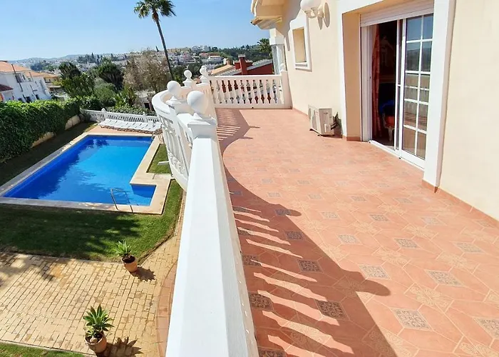 Golden Villa Costa del Sol - Big Private Pool - BBQ - Good Location Fuengirola