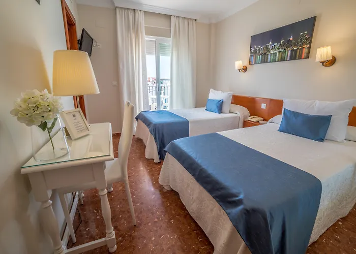 Hotel Romerito Málaga Con una Pista de Golf