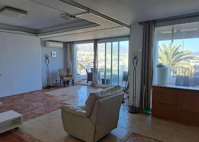 Suite Privado 1A Linea Puerto Banus. Atico Enorme, Vistas Increibles Marbella