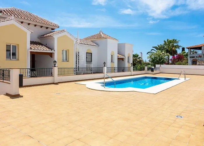 Apartamento 2 Dormitorios Con Vistas Al Mar Nerja