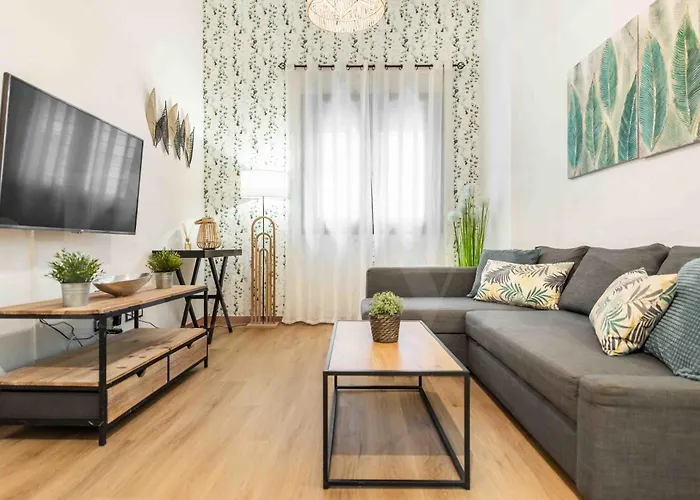 3Br Apartment With Parking And Patio In The Center By Rems Málaga che accetta animali