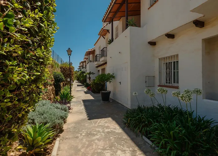 Modern Penthouse With Private Jacuzzi, Panoramic Sea And Lake Views - 8 Min To Puente Romano Istán