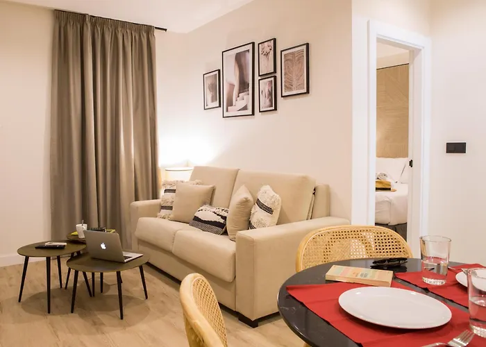 Apartamentos Málaga Premium - Calle San Telmo