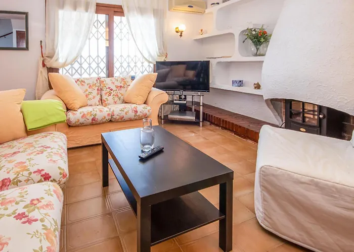 2 Bedroom Nice Home In Fuengirola
