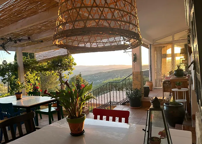 Bed and Breakfast El Nispero Dulce Alcaucín