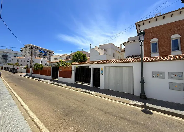 Nerja Paradise Rentals - Villa Daisy