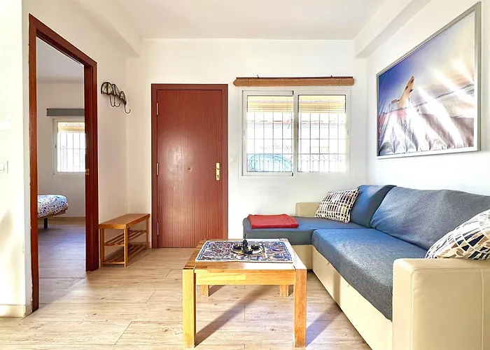 Quiet 3-Bedroom House Near Town Hall & Centre Torremolinos