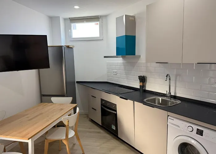 Independent Apartment At Villa Noelia Benalmádena With Private Pool, Garden&Parking