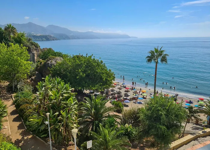Abril Plaza De Espana Boutique Nerja