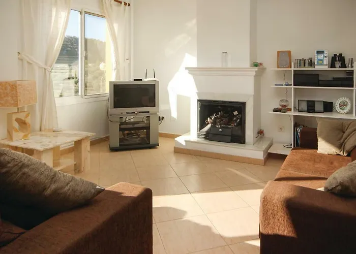 Awesome Home In Monda With 3 Bedrooms, Wifi And Outdoor Swimming Pool