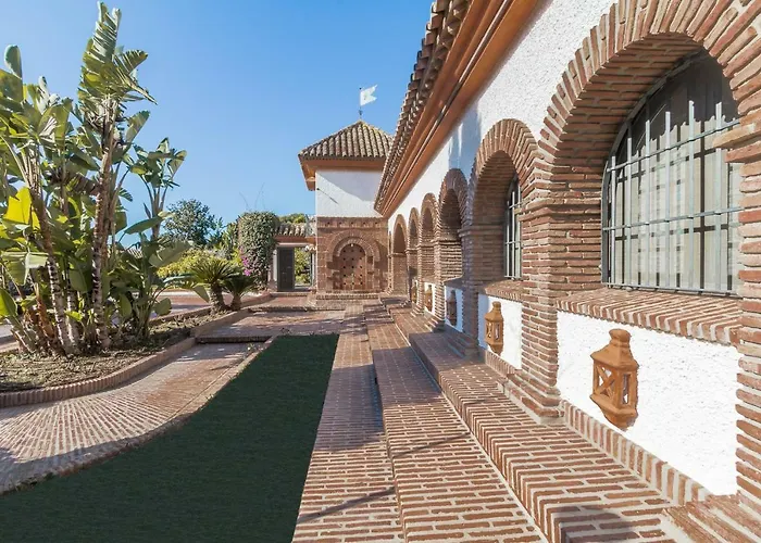 Villa Authentic Andalucia à Marbellac avec Piscine